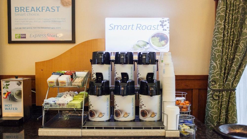Holiday Inn Express Turlock By Ihg Bagian luar foto