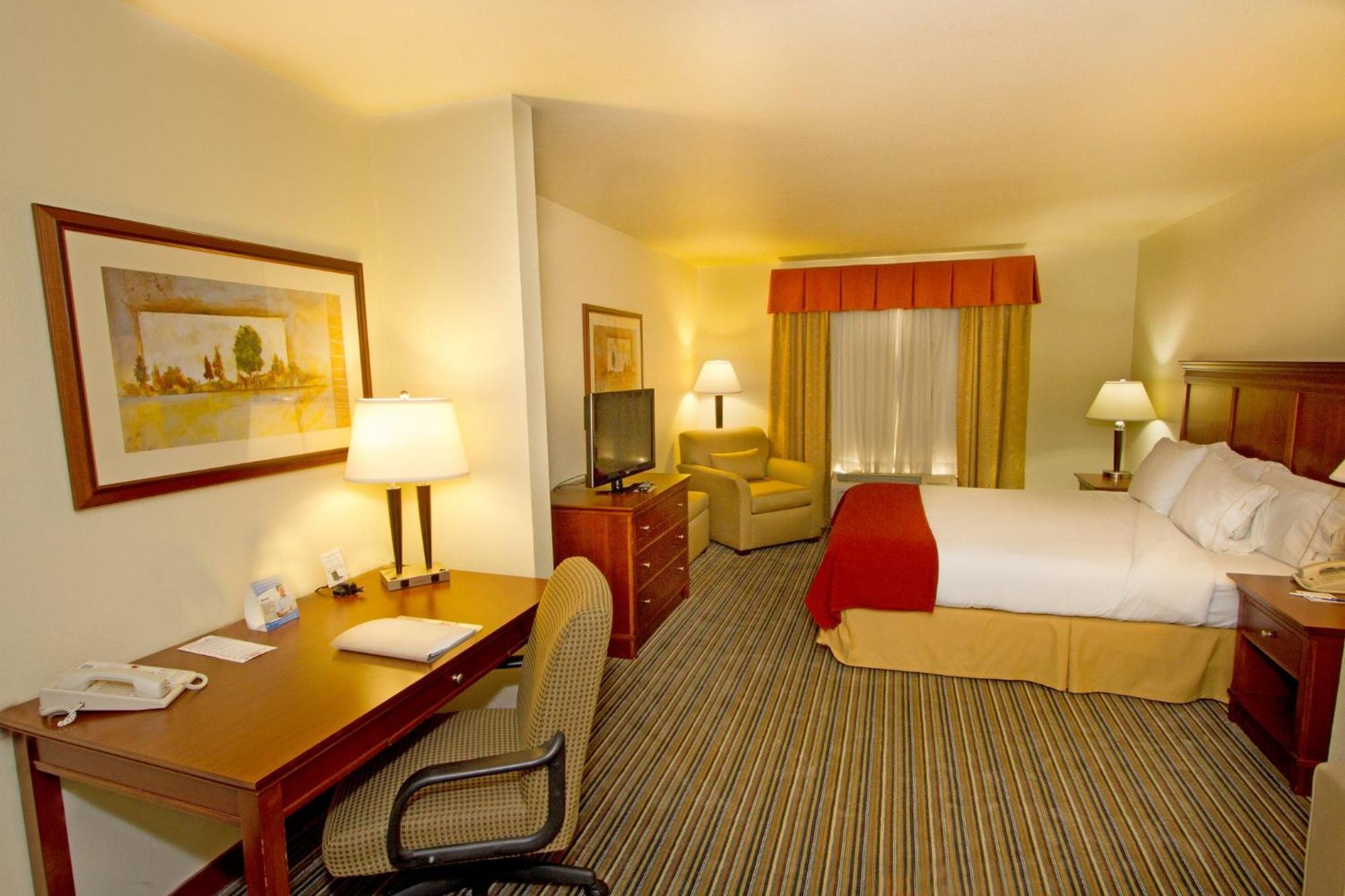 Holiday Inn Express Turlock By Ihg Bagian luar foto