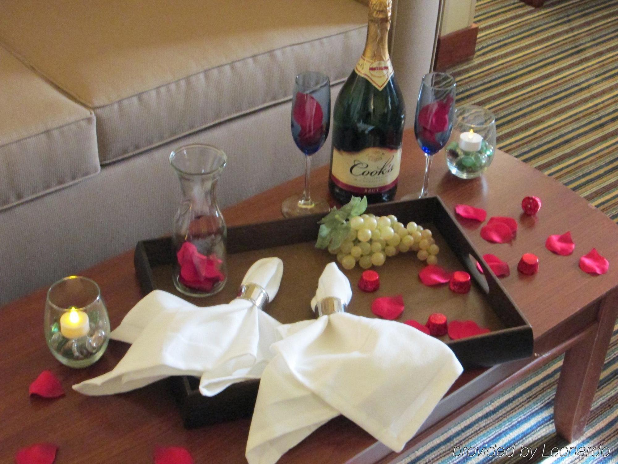 Holiday Inn Express Turlock By Ihg Bagian luar foto