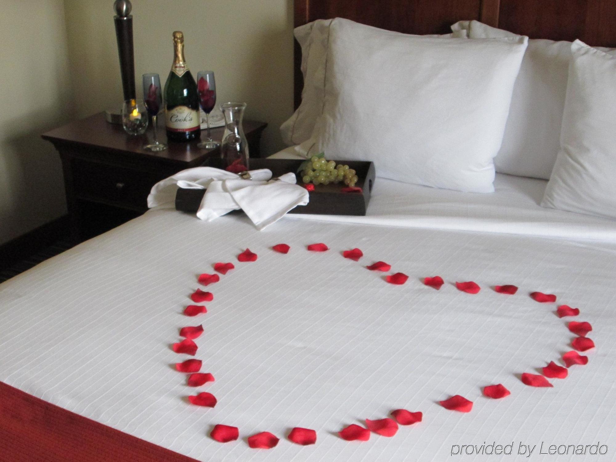 Holiday Inn Express Turlock By Ihg Bagian luar foto