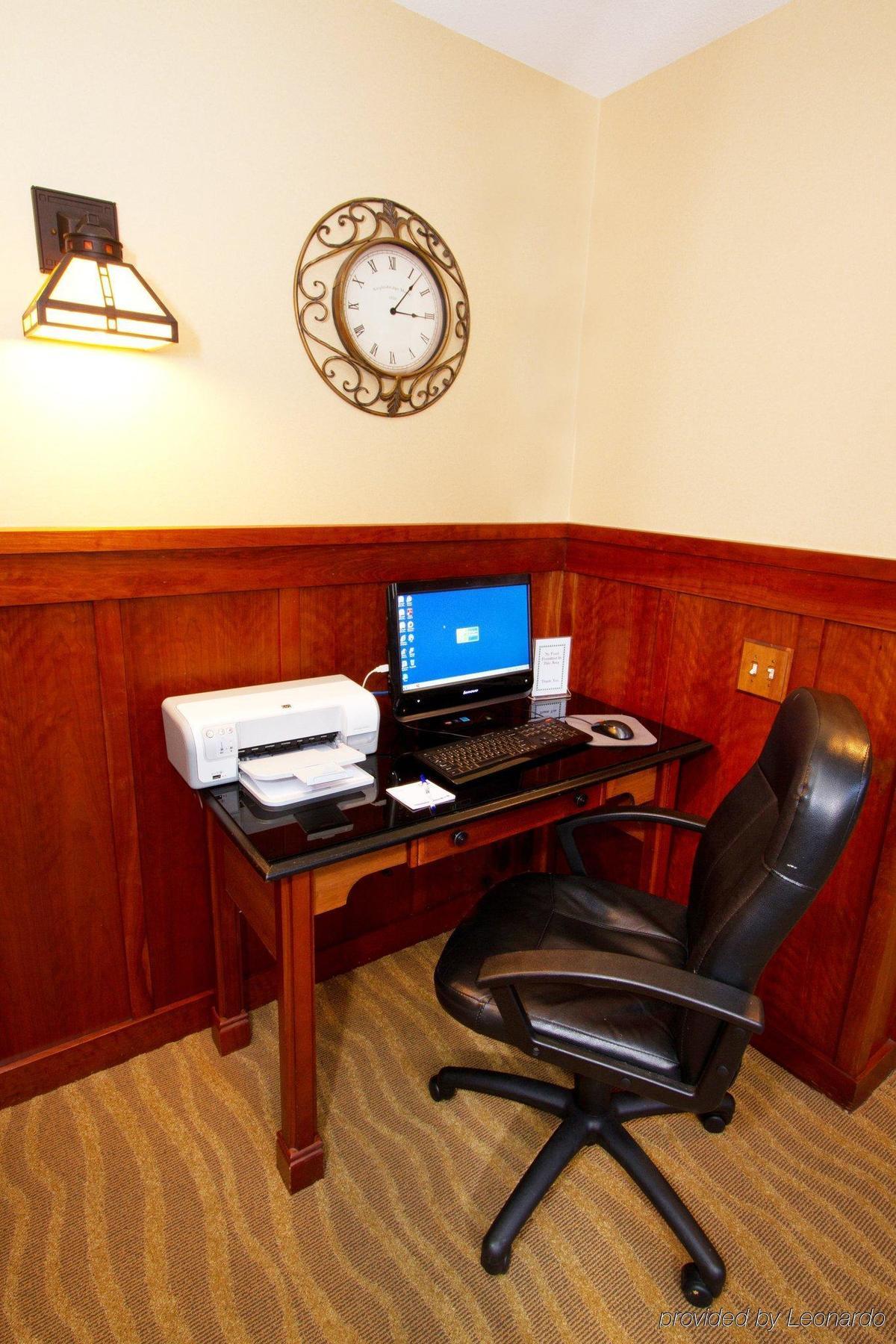 Holiday Inn Express Turlock By Ihg Bagian luar foto
